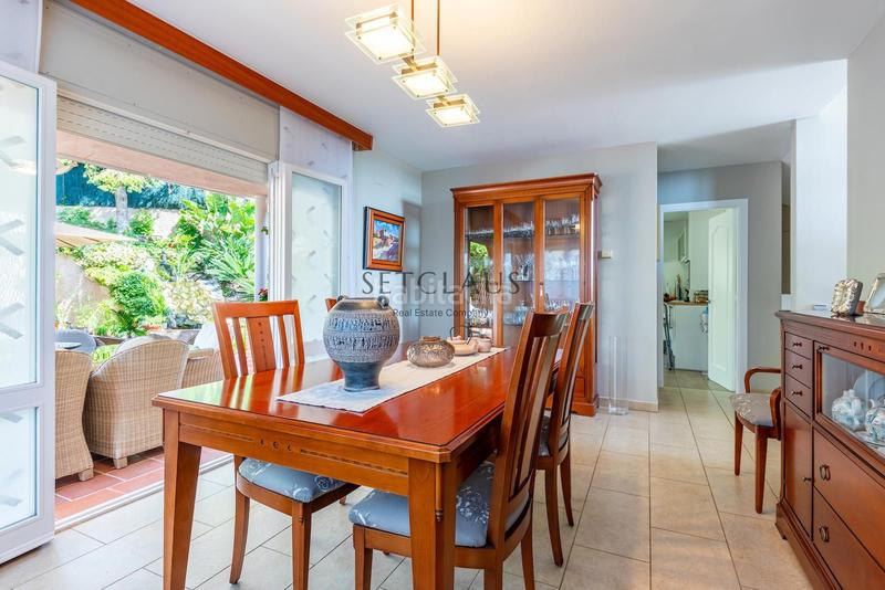 Foto ccf2cf76-f19c-4b4f-bae6-c8d41871cc2b. Chalet con riscaldamento parcheggio piscina in Alella