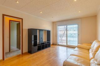 Appartement  Capità antoni pagès millet 26. Piso en el masnou centro con 4 habitaciones y 2 baños. zona resi