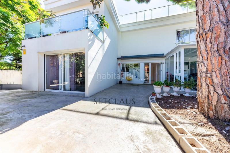 Foto a8b48dd4-00dc-43d0-b602-e63cf999fadd. Chalet avec parking piscine dans Centre Masnou (El)