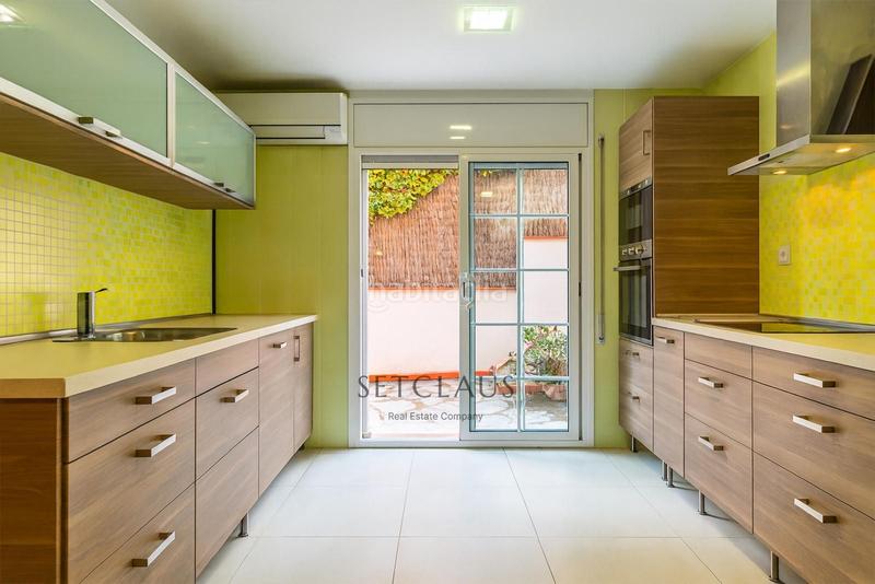 Foto 030102b4-a65d-4cd7-a7a5-8e4ade0a0e14. Casa bifamiliare con riscaldamento parcheggio in Teià