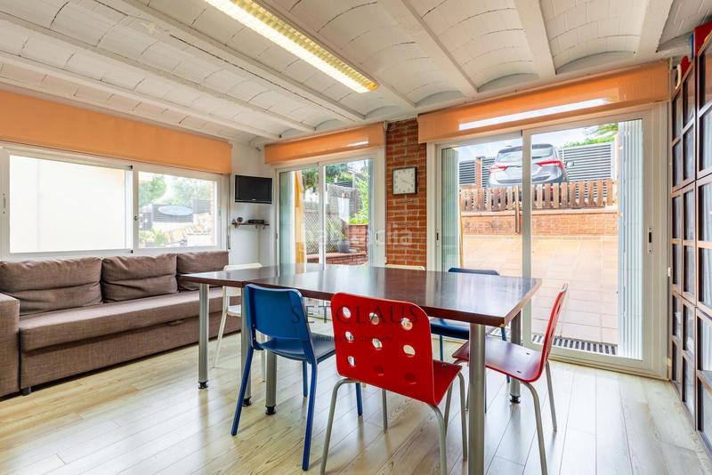 Foto e33c8890-88ff-4500-b47b-e924657874d6. Casa bifamiliare con riscaldamento parcheggio in Teià