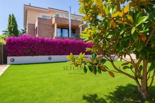 Xalet a Alella. Alella. espacios amplios, ascensor, y zona comunitaria Xalet a Alella. Alella. espacios amplios, ascensor, y zona comunitaria