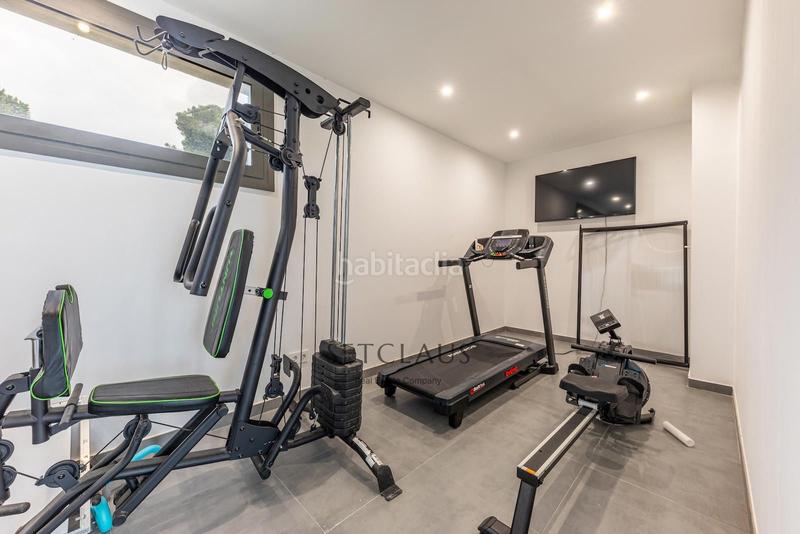 Foto 20558edb-2bdc-4d24-89e9-133368ecc0f9. Chalet impecable chalet , zona el canyet, con piscina, placas solares y vistas panorámicas en Badalona