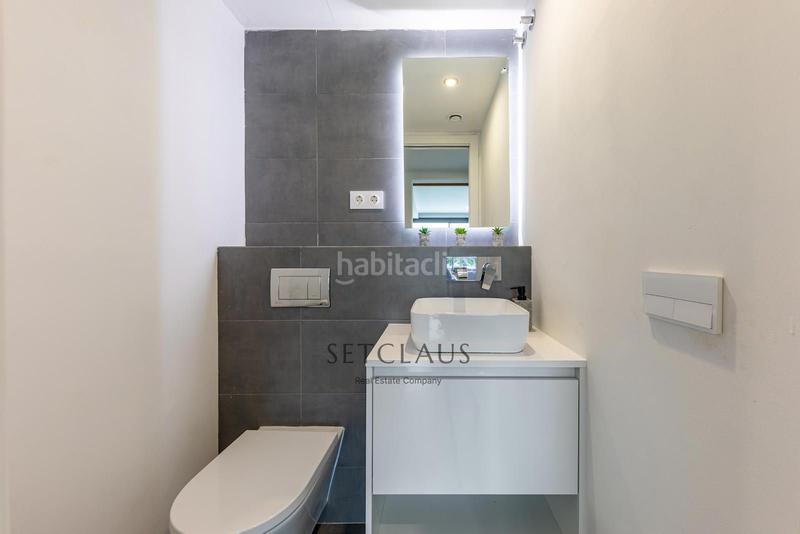 Foto 2d2dffeb-a9ce-4844-9d71-384be0379f0a. Chalet impecable chalet , zona el canyet, con piscina, placas solares y vistas panorámicas en Badalona