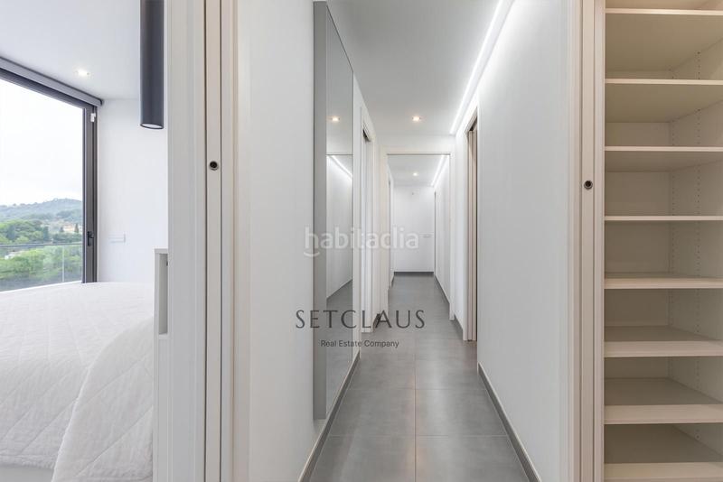 Foto 42882c7a-7093-4b85-89e8-9674d561cde9. Chalet impecable chalet , zona el canyet, con piscina, placas solares y vistas panorámicas en Badalona