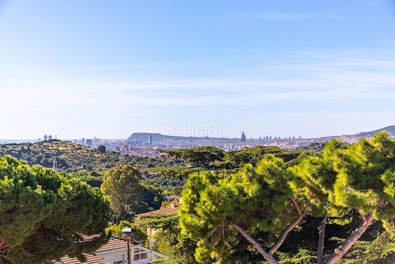 Foto 7465c0eb-b4bd-4370-9959-22379c5646d5. Chalet impecable chalet , zona el canyet, con piscina, placas solares y vistas panorámicas en Badalona