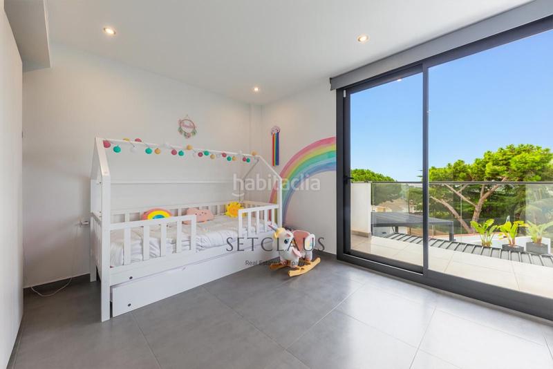 Foto 99cde863-b6b9-4860-af4b-3ce637fa569b. Chalet impecable chalet , zona el canyet, con piscina, placas solares y vistas panorámicas en Badalona