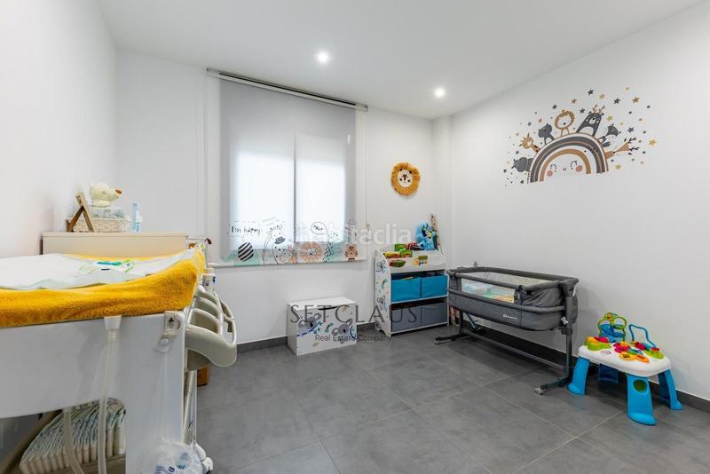 Foto d0637bfd-6f54-40d3-ac25-835abba9f9ea. Chalet impecable chalet , zona el canyet, con piscina, placas solares y vistas panorámicas en Badalona