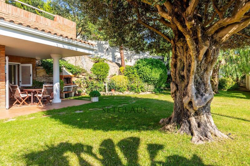 Foto 9e49d0e2-5647-48ff-9c74-b07bd6596677. Chalet con riscaldamento parcheggio in Teià