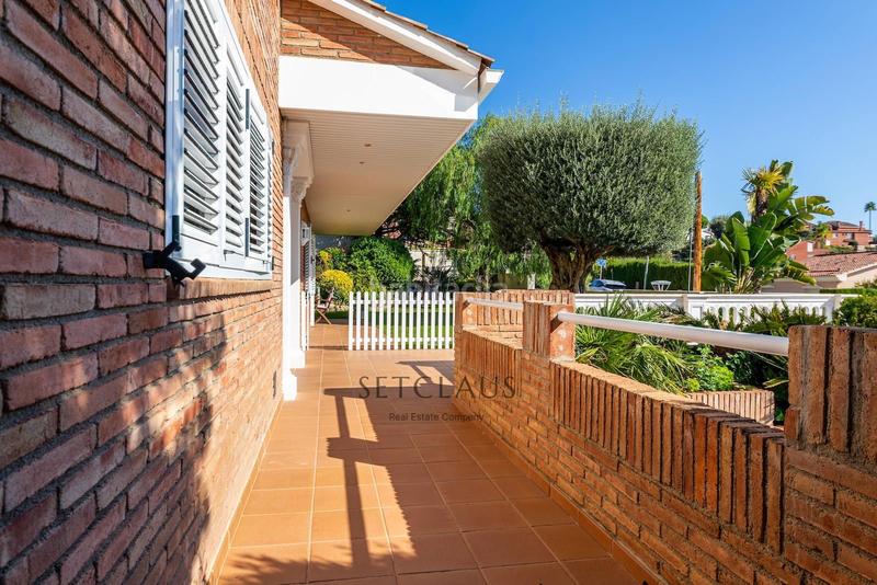 Foto bcff3b02-56aa-4c88-8ebc-38c17290b633. Chalet con riscaldamento parcheggio in Teià