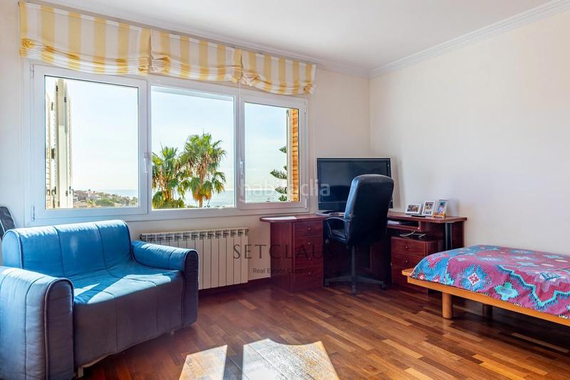 Foto f3238e68-7ed1-41e3-976c-fb538125e4b2. Chalet con riscaldamento parcheggio in Teià