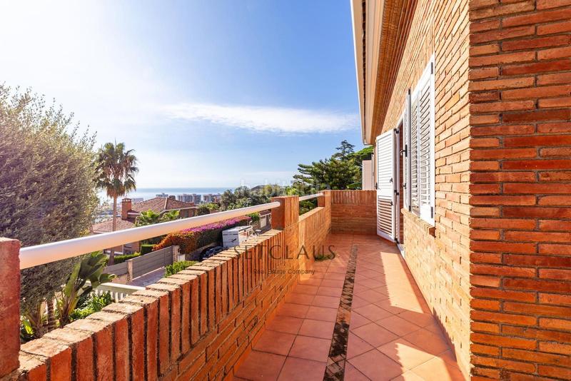 Foto f5ccb8ec-af43-4e5c-871f-0249d9212a16. Chalet con riscaldamento parcheggio in Teià