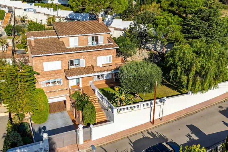 Foto fabef0c8-e679-4d8a-9635-5bfc2d7fea6d. Chalet con riscaldamento parcheggio in Teià