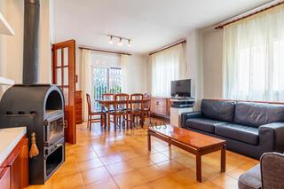 Maison jumelée  Muntanya 14. Casa pareada con jardín y garaje en can sors alella