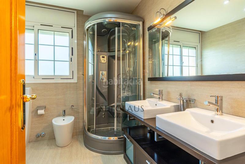 Foto 36846d57-2fea-4a67-a5c4-ba6725dcdda7. Affitto casa a schiera con riscaldamento parcheggio piscina in Alella