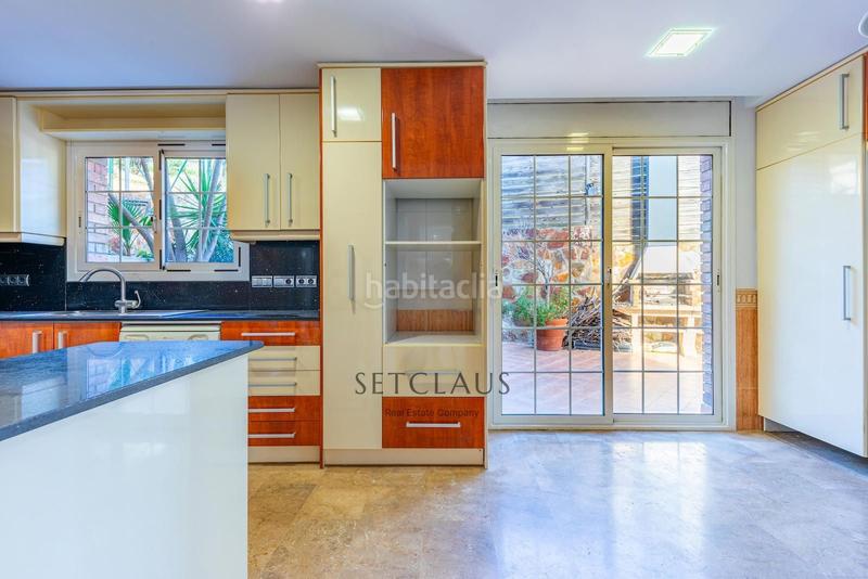 Foto 5c20e64a-9d22-4b4a-a6c8-3811e7c46092. Affitto casa a schiera con riscaldamento parcheggio piscina in Alella