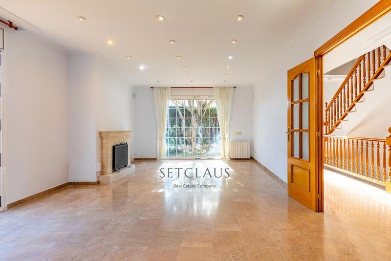 Foto afb5dc80-d665-48fd-b211-1a95fb5a947b. Affitto casa a schiera con riscaldamento parcheggio piscina in Alella