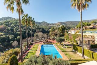 Location Maison jumelée à Alella. Chalet adosado con zona comunitaria