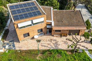 Miete Chalet in Vallromanes. Chalet independiente en vallromanes con amplio jardín.