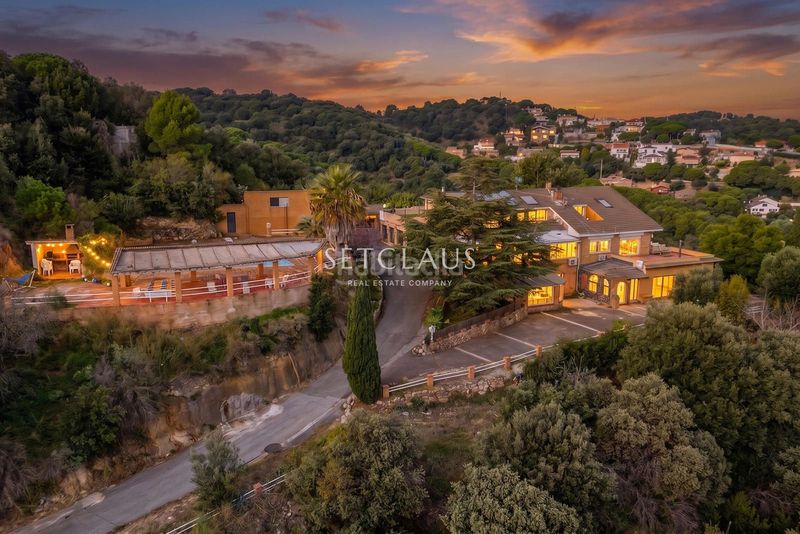 Foto 550ea0e7-6d10-4e53-8790-c9fa86c00175. Xalet amb calefacció piscina a Alella