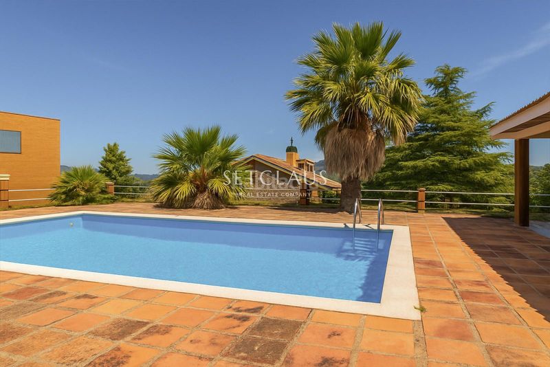 Foto d9ff7e64-17eb-4f7d-9db5-4d883c18e9c8. Xalet amb calefacció piscina a Alella