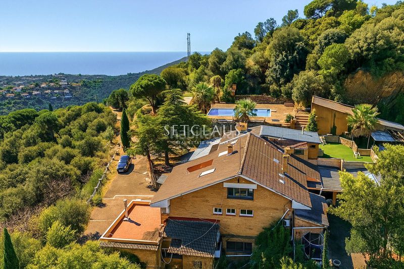 Foto e31563c7-e340-4115-9549-d58d3b48e989. Xalet amb calefacció piscina a Alella