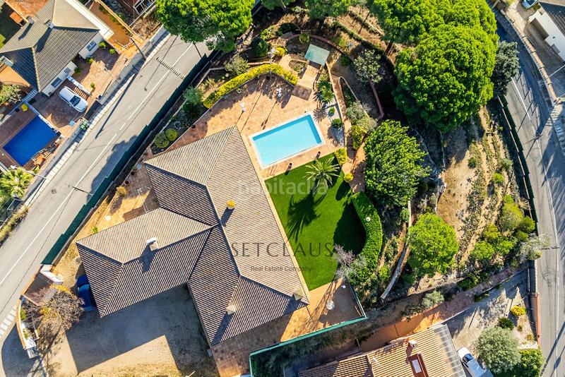 Foto 9e8c0869-970f-481a-800d-f7a7df08b486. Xalet amb calefacció aparcament piscina a Urbanitzacions Mataró