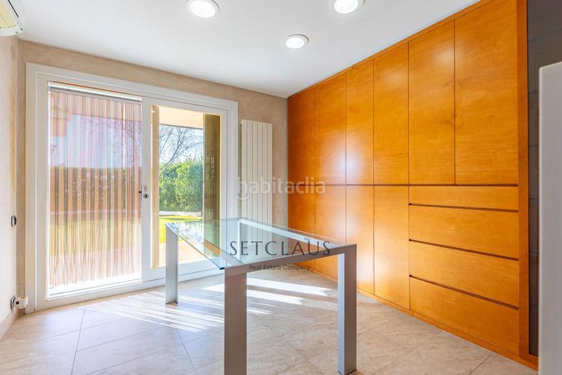 Foto e76522c0-8e2f-4977-87d8-efa7e3d7a4b1. Xalet amb calefacció aparcament piscina a Urbanitzacions Mataró