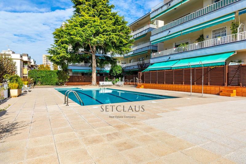 Foto 466b8387-3f9e-4227-ac68-bfa16f950dbd. Attique avec parking piscine dans Masnou Alt Masnou (El)