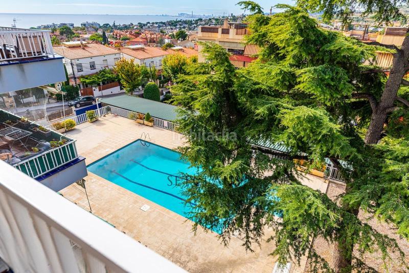 Foto 0c085ad7-c7d9-44e0-adf8-207559e365e4. Attique avec parking piscine dans Masnou Alt Masnou (El)