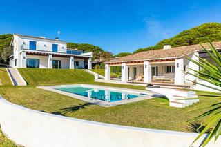 Chalet à Canafort-El Puntó. Chalet independiente, con gran parcela, vistas y casa de invitad