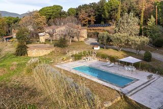 Country house in Sant Feliu de Buixalleu. Masía con encanto y gran terreno en breda  sant feliu de buixall
