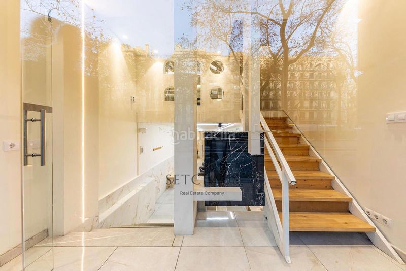 Foto 1872d331-4278-4ad2-b93d-aa6c0b9baa93. Local comercial a Sant Antoni Barcelona