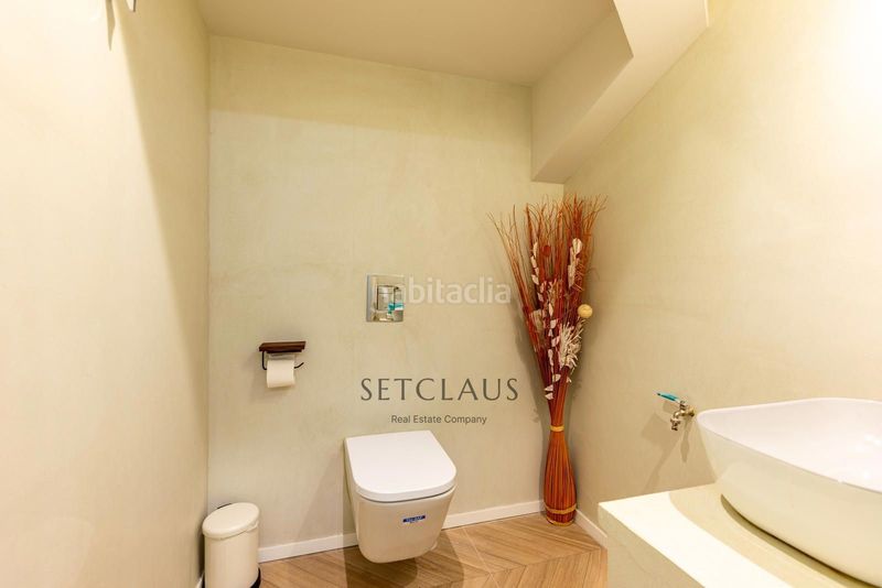 Foto 608fba06-aa93-42f4-8fa6-b281e31d1dda. Local comercial a Sant Antoni Barcelona