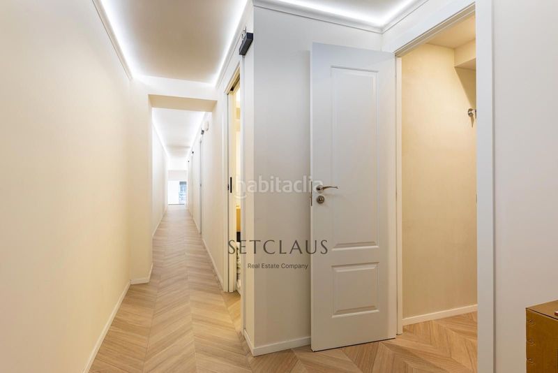 Foto 8e59f5a0-b097-40a1-8a55-e03733401341. Local comercial a Sant Antoni Barcelona