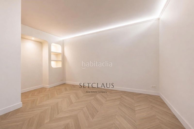 Foto 93c01515-1078-4e1f-b0d6-39ad5c1a164a. Local comercial a Sant Antoni Barcelona