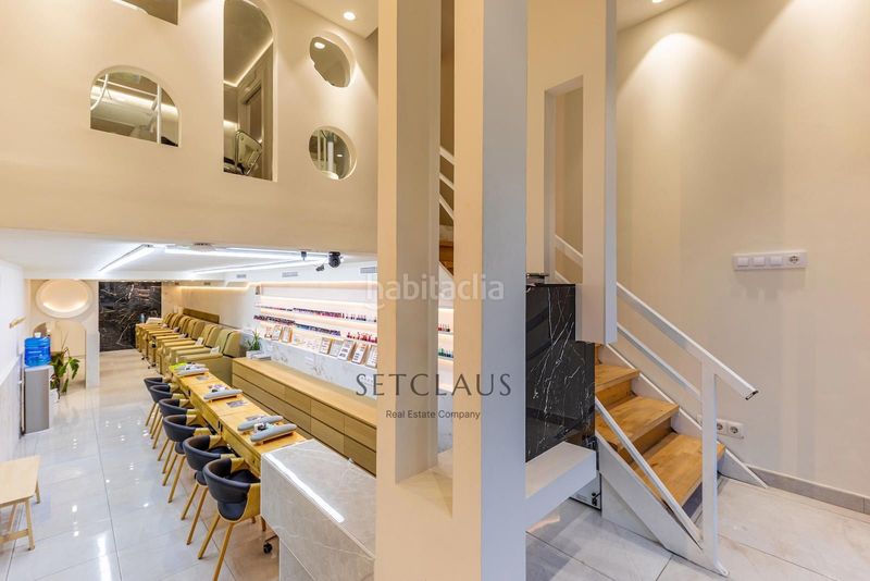 Foto c046043c-e94e-426e-bd06-53b1baa3a3eb. Local comercial a Sant Antoni Barcelona