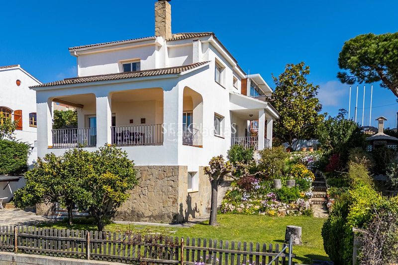 Foto dfe8b268-8694-4189-acbe-e459cb362c47. Xalet amb calefacció aparcament a Teià