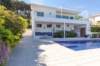 Chalet en Vilanova del Vallès. Chalet con vistas, privacidad y mucho encanto