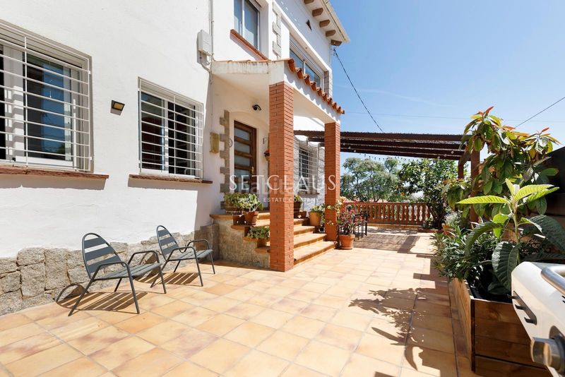 Foto a836ea38-59cc-4ed5-a207-e37120d79c2e. Casa amb calefacció a Califòrnia-Santa Madrona Masnou (El)