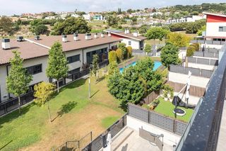 Location Maison jumelée à Teià. Teià. casa adosada con zona comunitaria y piscina comunitaria