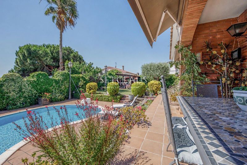 Foto 5763a79b-1f9d-4125-8f65-f0f95ff6a468. Chalet espacioso chalet en vilassar de dalt con vistas al mar en Premià de Dalt