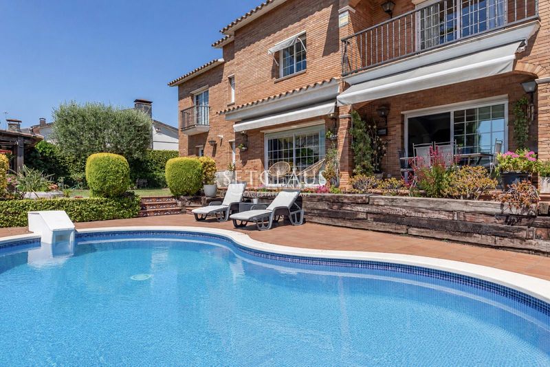 Foto d636b5b6-fa87-48d0-b801-08b00691e587. Chalet espacioso chalet en vilassar de dalt con vistas al mar en Premià de Dalt