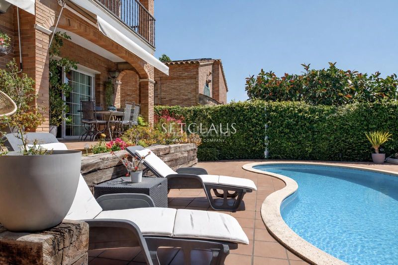 Foto e1682f1e-47a8-4410-8e3d-01a53211560c. Chalet espacioso chalet en vilassar de dalt con vistas al mar en Premià de Dalt