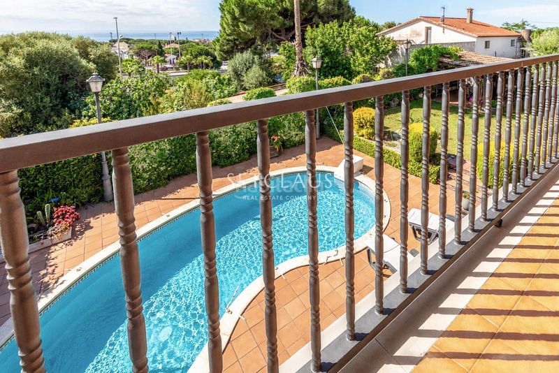 Foto f53ebfce-4da4-41d8-9d1e-ea52e736f5f5. Chalet espacioso chalet en vilassar de dalt con vistas al mar en Premià de Dalt