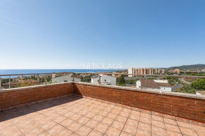 Foto 0b957f98-bfa3-4c99-a1fb-a90f4107a819. Xalet amb calefacció aparcament piscina a Teià