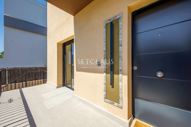 Foto 4d1f585d-1582-488e-81ef-a443a8177405. Casa aparellada amb calefacció aparcament piscina a Alella