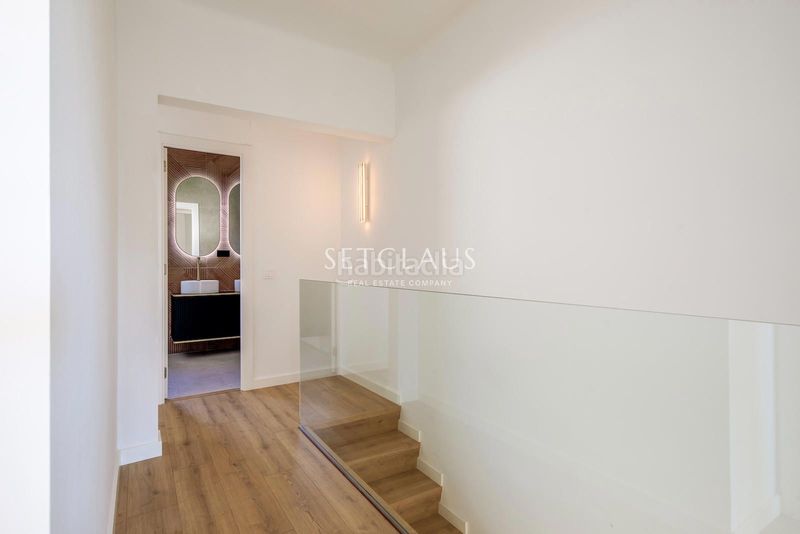 Foto 5ef7e88f-e8cb-4e7b-b9d4-d2f55c004bb1. Casa aparellada amb calefacció aparcament piscina a Alella