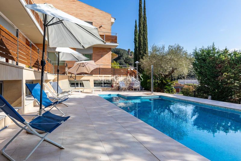 Foto d386c67c-d605-4c48-bd73-fd0382ab58c4. Xalet amb calefacció aparcament piscina a Vallromanes