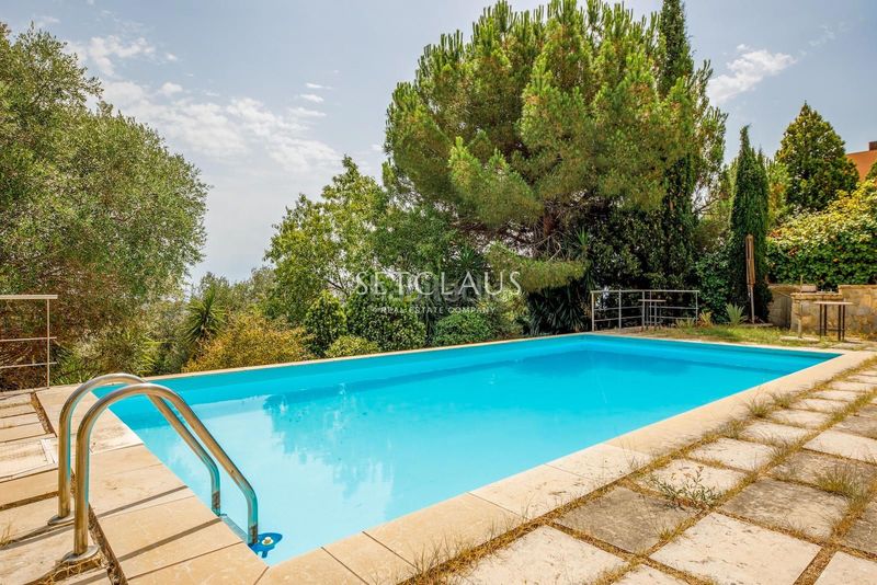 Foto a0a8544a-6209-40b4-aa56-4960a181f8fd. Xalet amb calefacció aparcament piscina a Alella